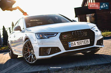 Седан Audi S4 2018 в 