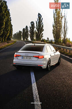 Седан Audi S4 2018 в 