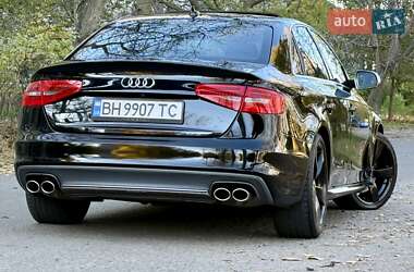 Седан Audi S4 2012 в 
