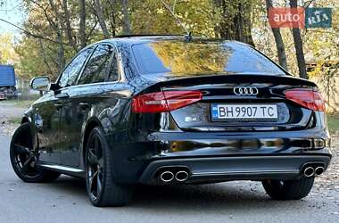 Седан Audi S4 2012 в 