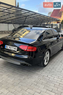 Седан Audi S4 2011 в Коломиї