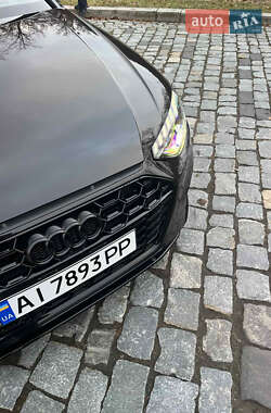 Седан Audi S4 2023 в 