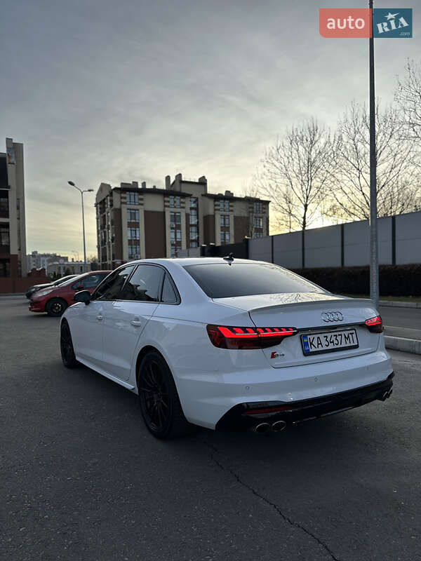Седан Audi S4 2020 в Киеве
