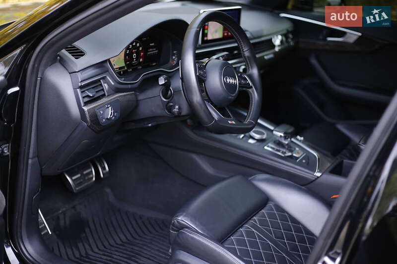 Седан Audi S4 2017 в Харькове