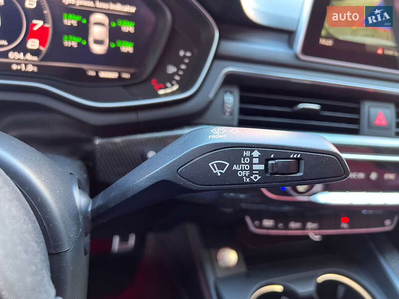 Седан Audi S4 2018 в Львове