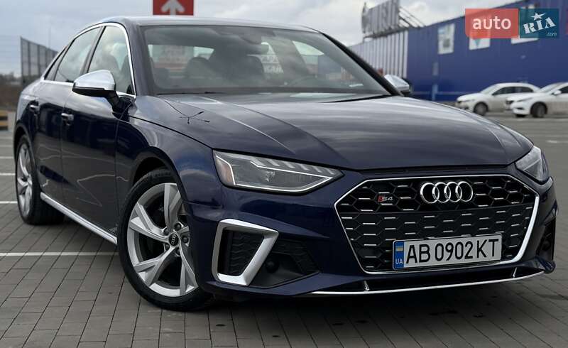Седан Audi S4 2022 в 