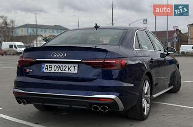 Седан Audi S4 2022 в 