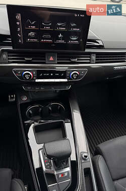 Седан Audi S4 2022 в 