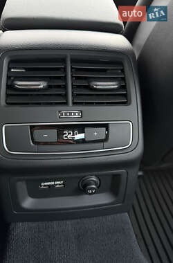 Седан Audi S4 2022 в 