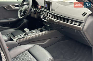 Седан Audi S4 2019 в 