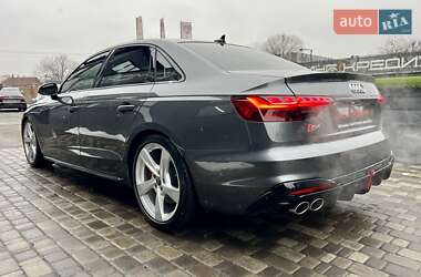 Седан Audi S4 2022 в 