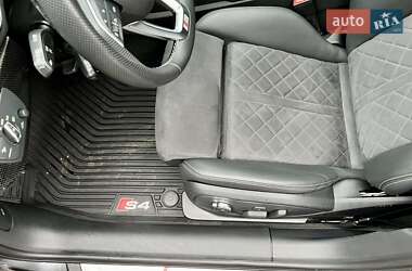 Седан Audi S4 2022 в 