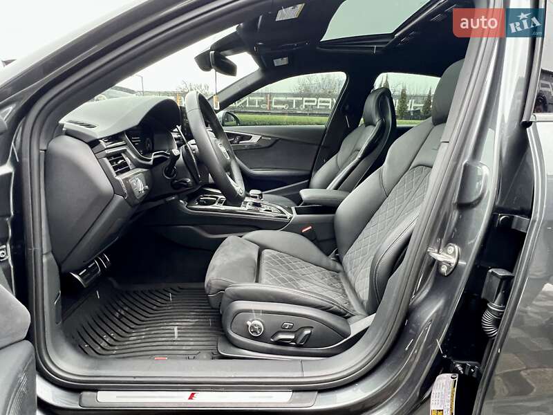 Седан Audi S4 2022 в Киеве