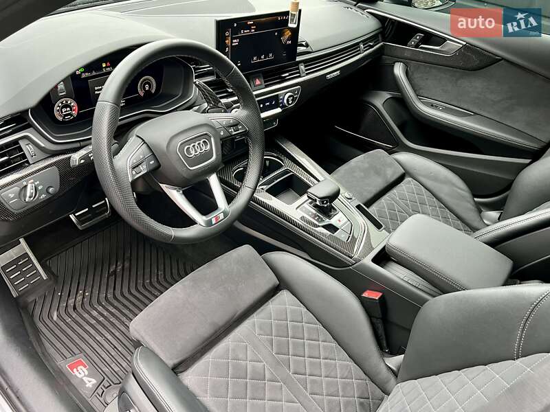Седан Audi S4 2022 в Киеве