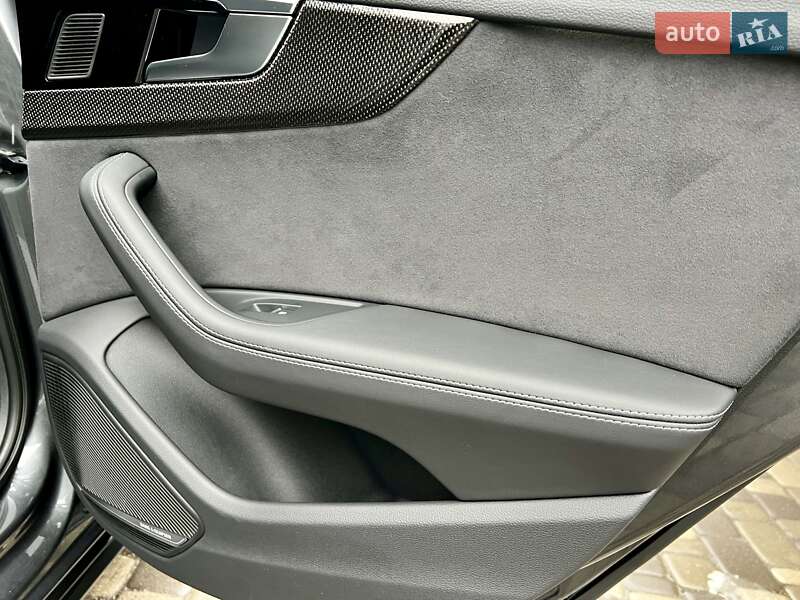 Седан Audi S4 2022 в Киеве
