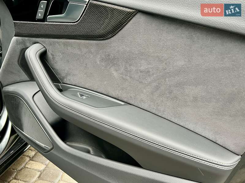 Седан Audi S4 2022 в Киеве