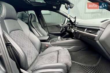 Седан Audi S4 2022 в 