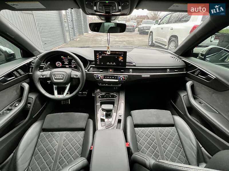 Седан Audi S4 2022 в Киеве