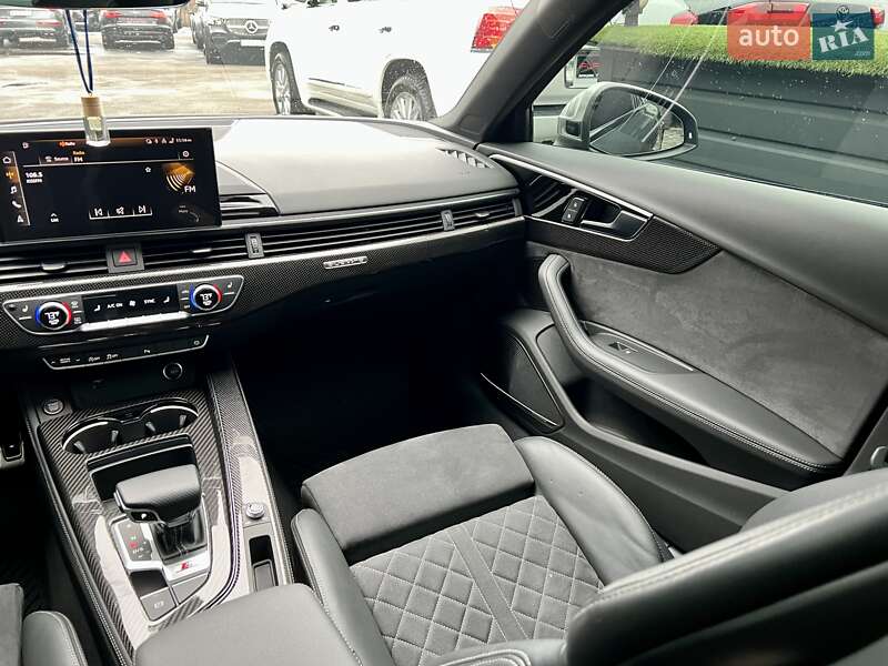 Седан Audi S4 2022 в Киеве