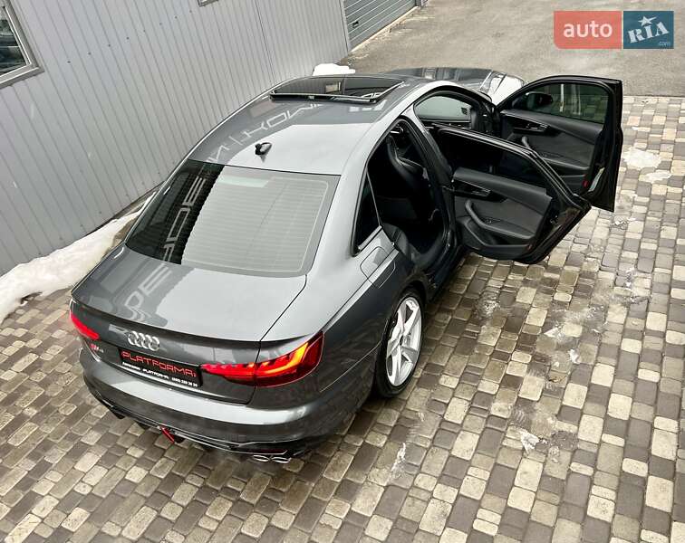 Седан Audi S4 2022 в Киеве