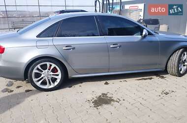 Седан Audi S4 2010 в Тернополі