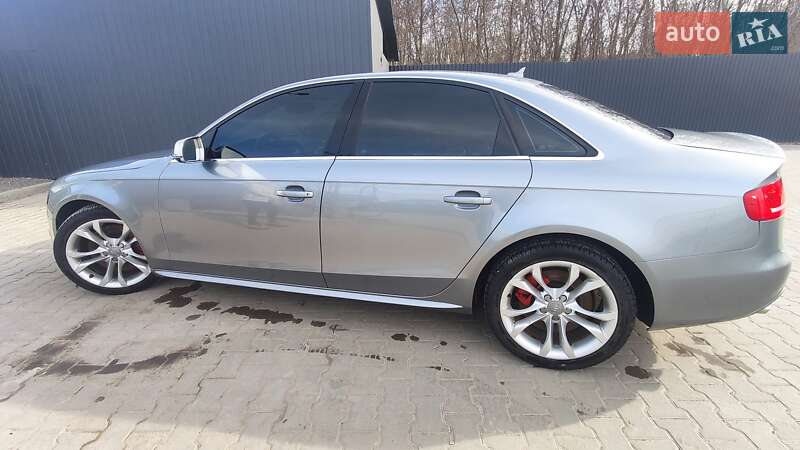 Седан Audi S4 2010 в Тернополе