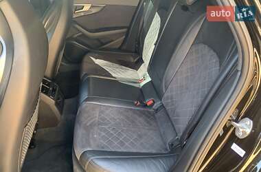 Седан Audi S4 2018 в 