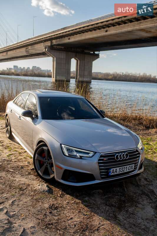 Audi S4 2019