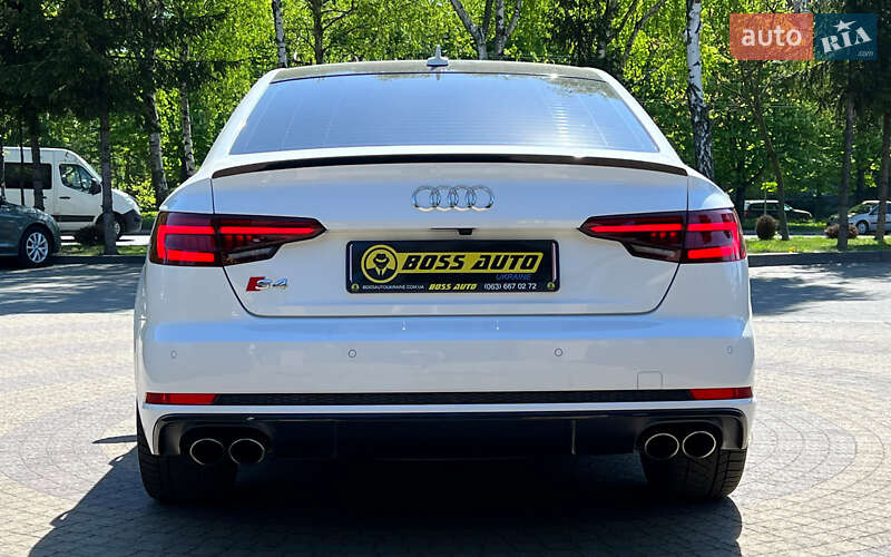Седан Audi S4 2018 в Львове