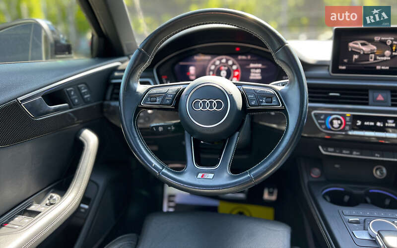 Седан Audi S4 2018 в Львове