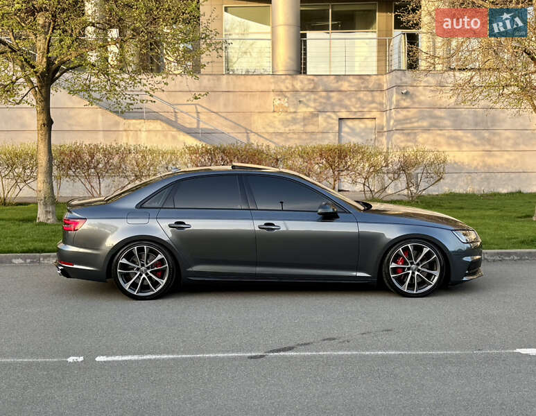 Седан Audi S4 2017 в Киеве