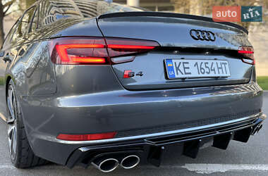 Седан Audi S4 2017 в 