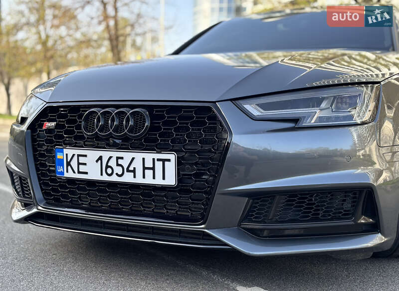 Седан Audi S4 2017 в Киеве