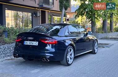 Седан Audi S4 2012 в 