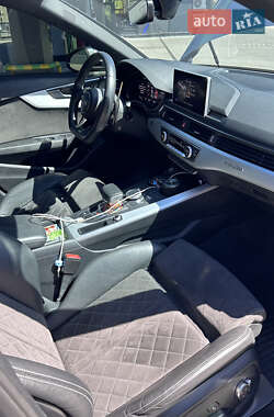 Седан Audi S4 2018 в 