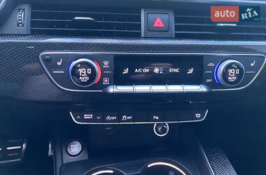 Седан Audi S4 2018 в 