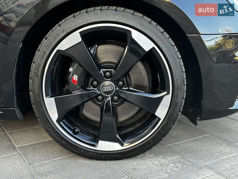 Седан Audi S4 2018 в Киеве