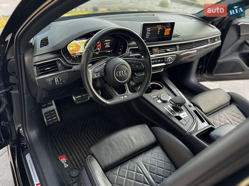 Седан Audi S4 2018 в Киеве