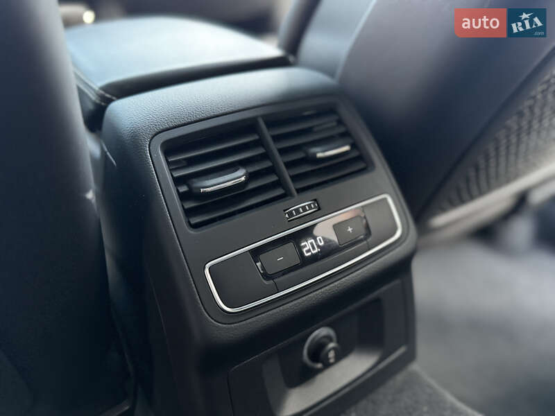 Седан Audi S4 2018 в Киеве