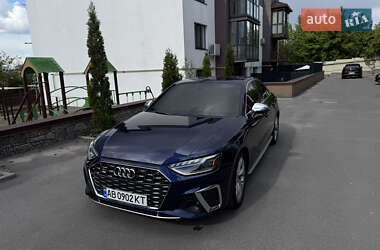 Седан Audi S4 2022 в 