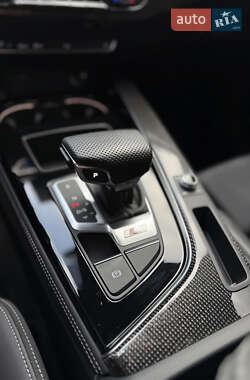 Седан Audi S4 2022 в 