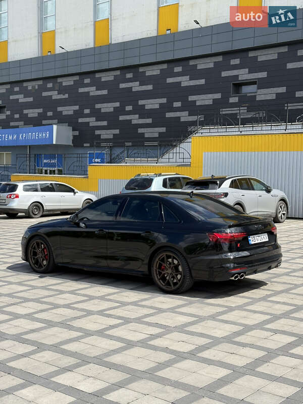 Седан Audi S4 2020 в Виннице