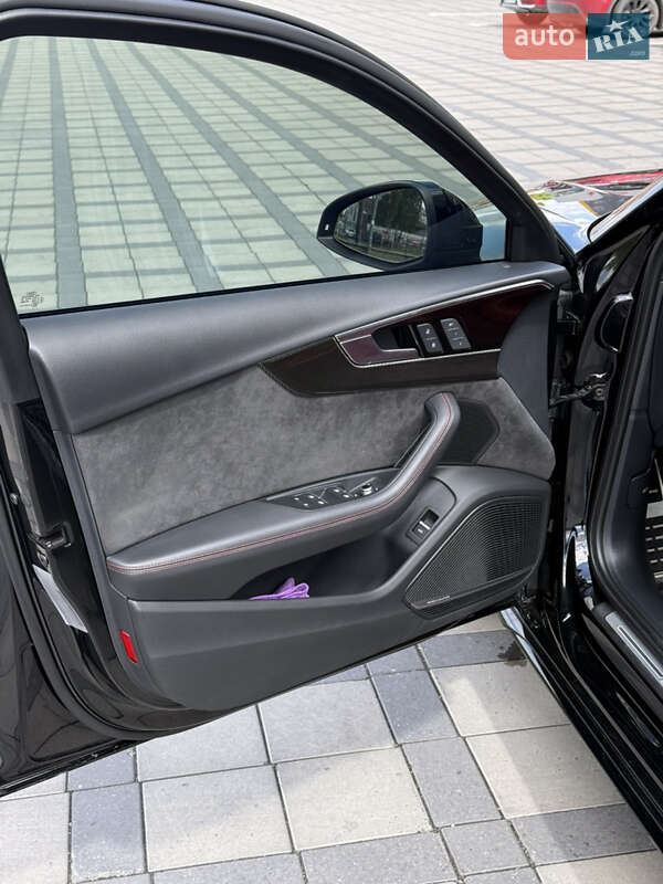 Седан Audi S4 2020 в Виннице