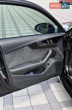 Седан Audi S4 2020 в 