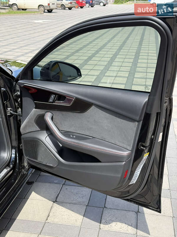 Седан Audi S4 2020 в Виннице
