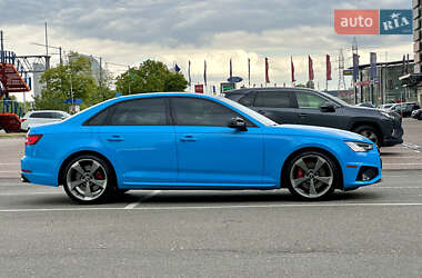 Седан Audi S4 2019 в 
