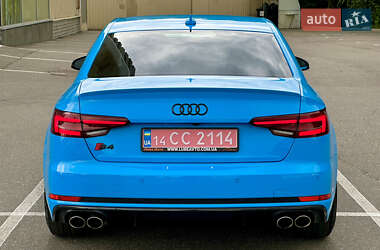Седан Audi S4 2019 в 