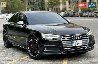 Седан Audi S4 2018 в 