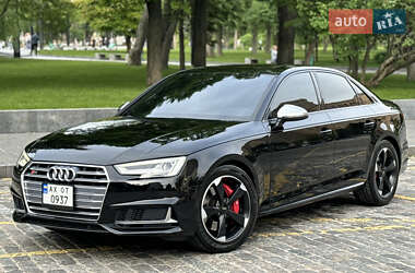 Седан Audi S4 2018 в 