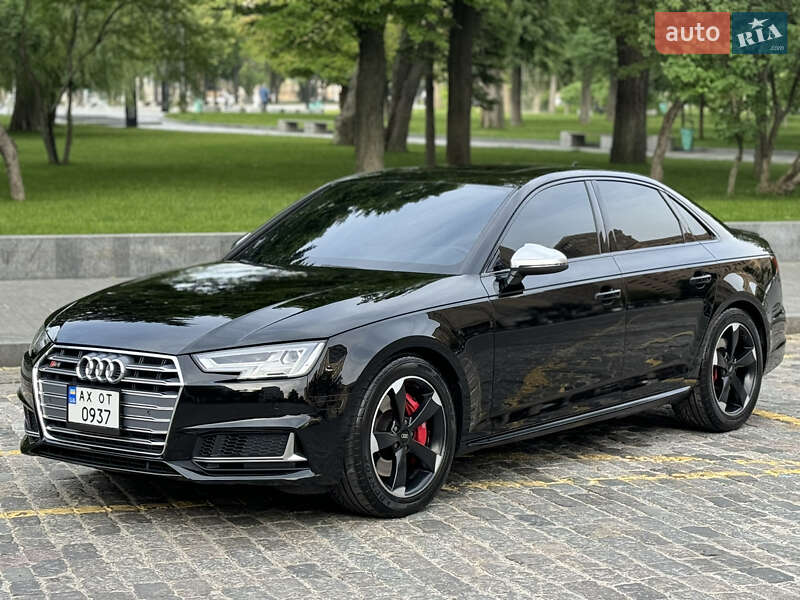 Седан Audi S4 2018 в Харкові